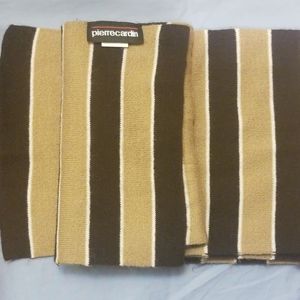 Pierre Cardin knit scarf